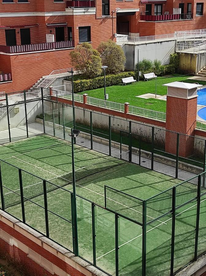 Precioso Apartamento Con Terraza, Pistas De Padel Y Piscinas *