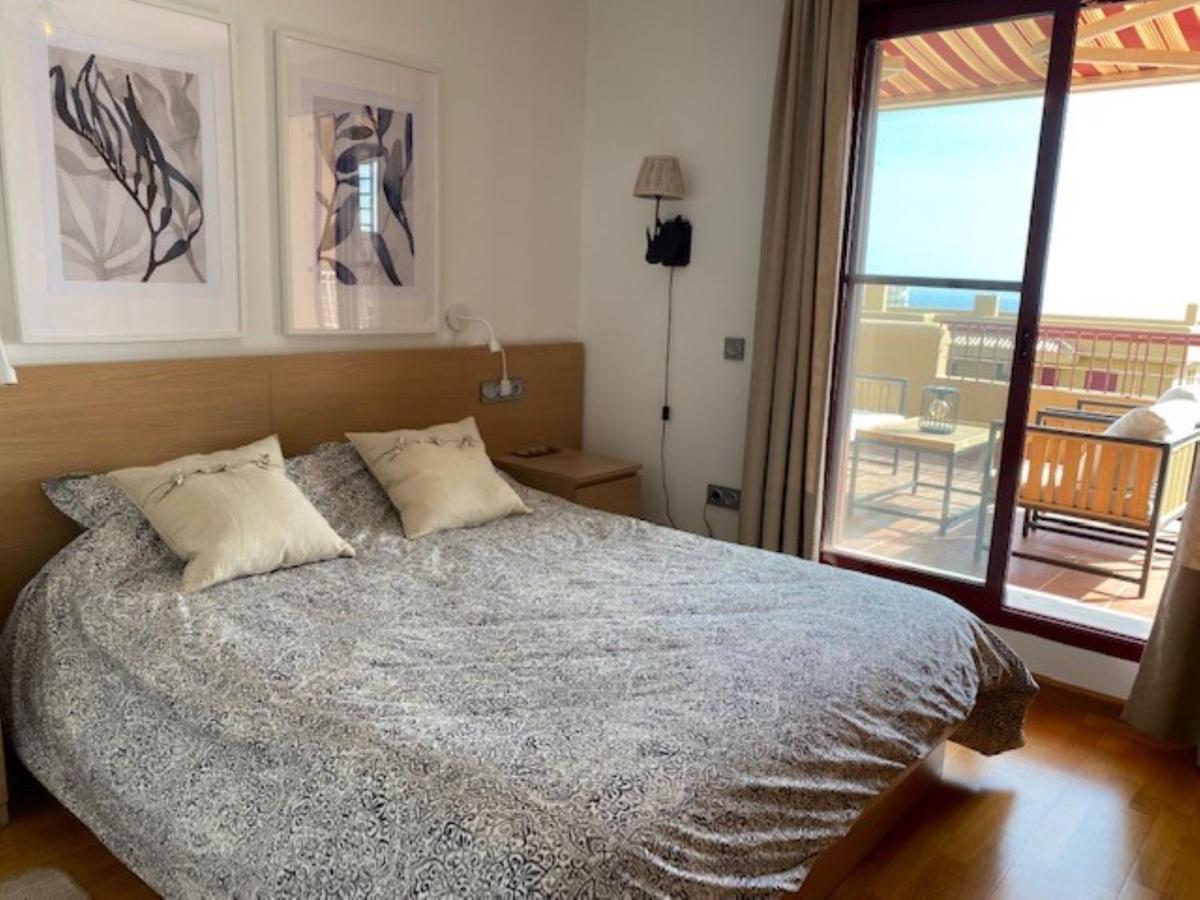 Apartamento Lets In The Sun Blue Cala