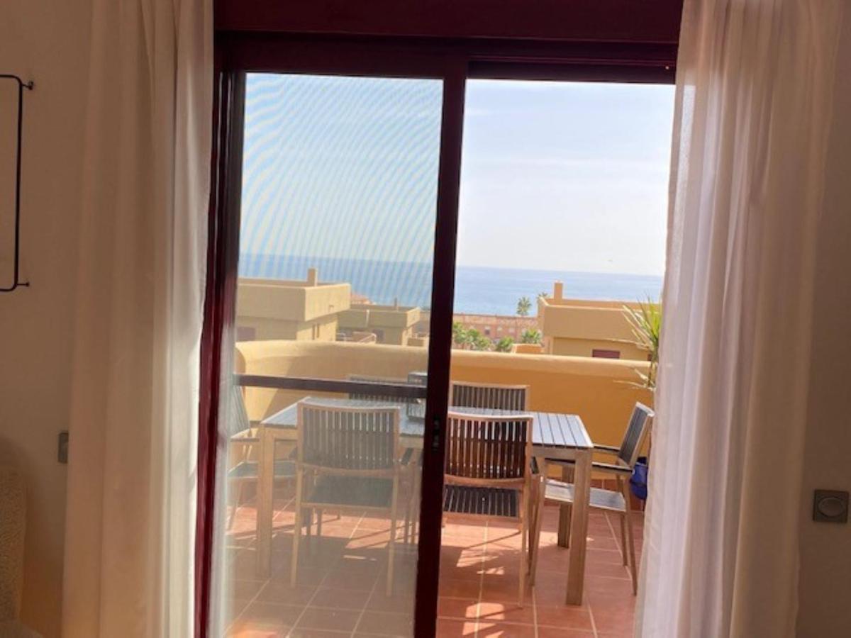 Apartamento Lets In The Sun Blue Cala