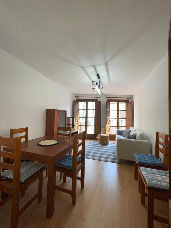 Puerta Del Hierro Apartment *