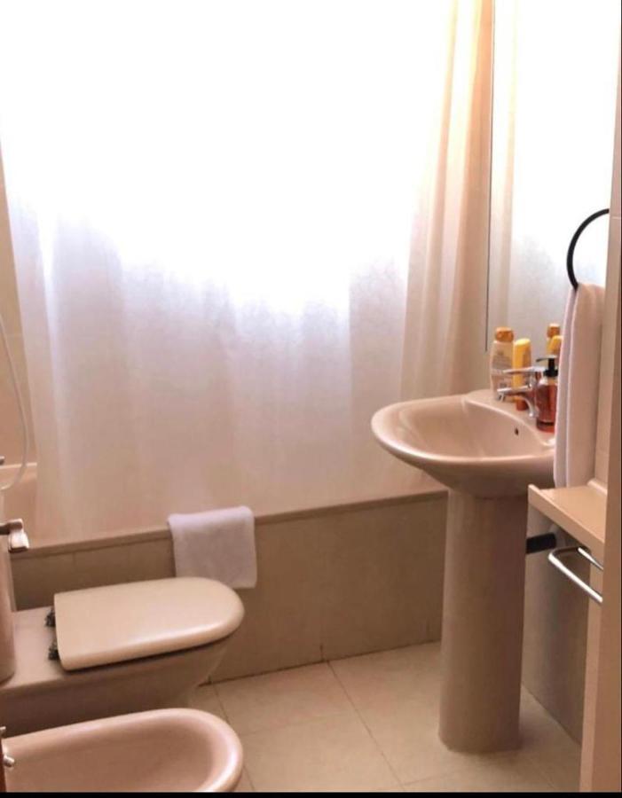 Belfast 13 Ifema Airport Apartment *