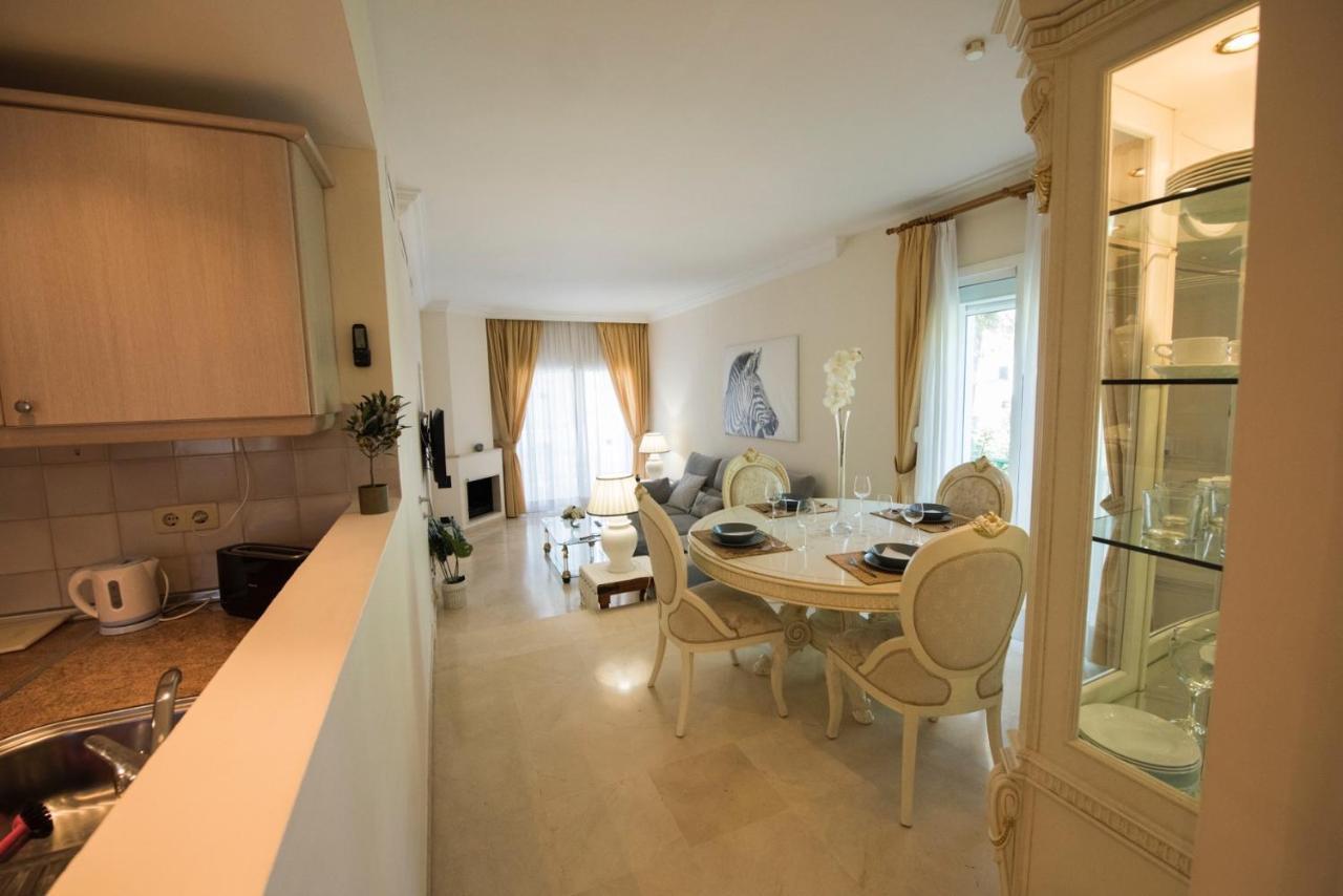 Spacious Flat With Pool In Apartment *