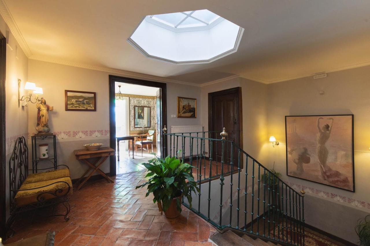 Casona Indiana De Bed & Breakfast Ayuelas