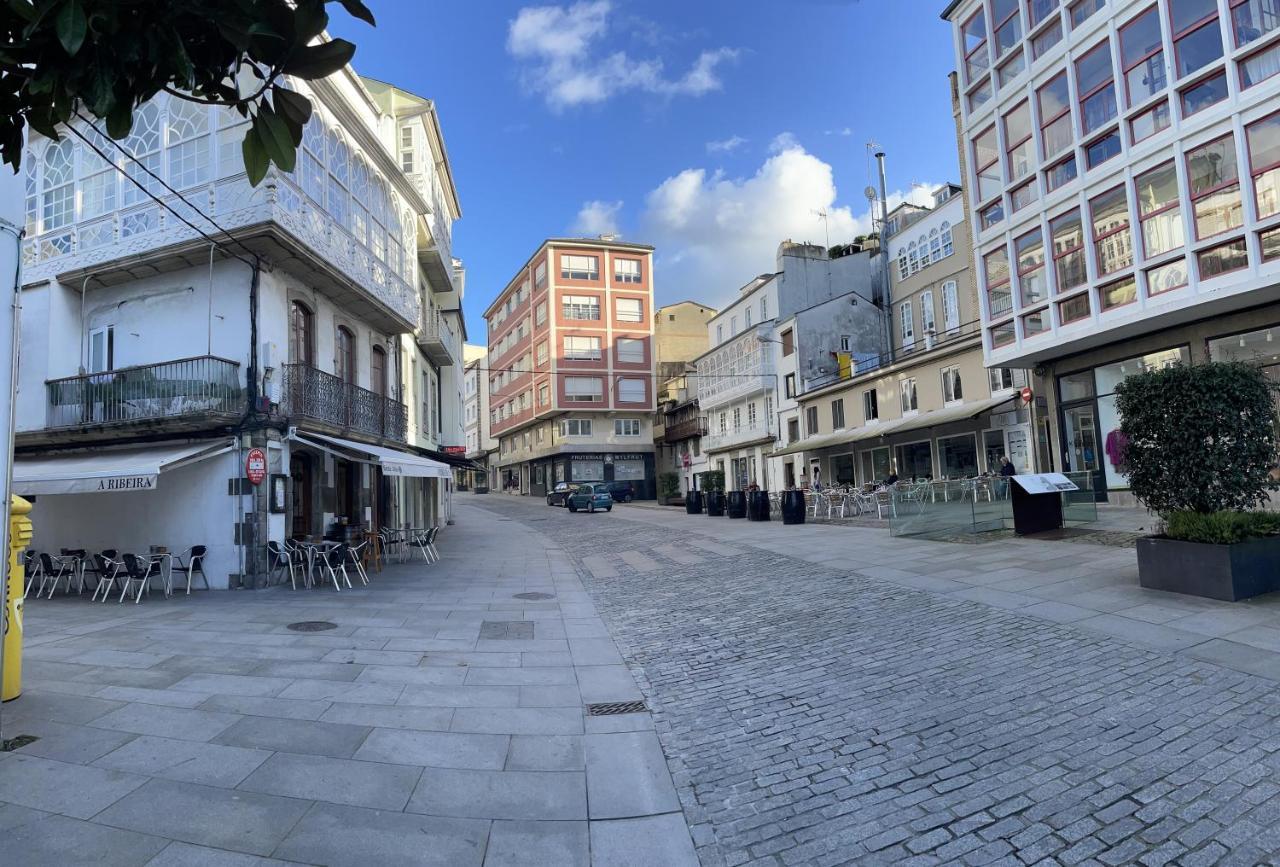 En El Centro De Viveiro *