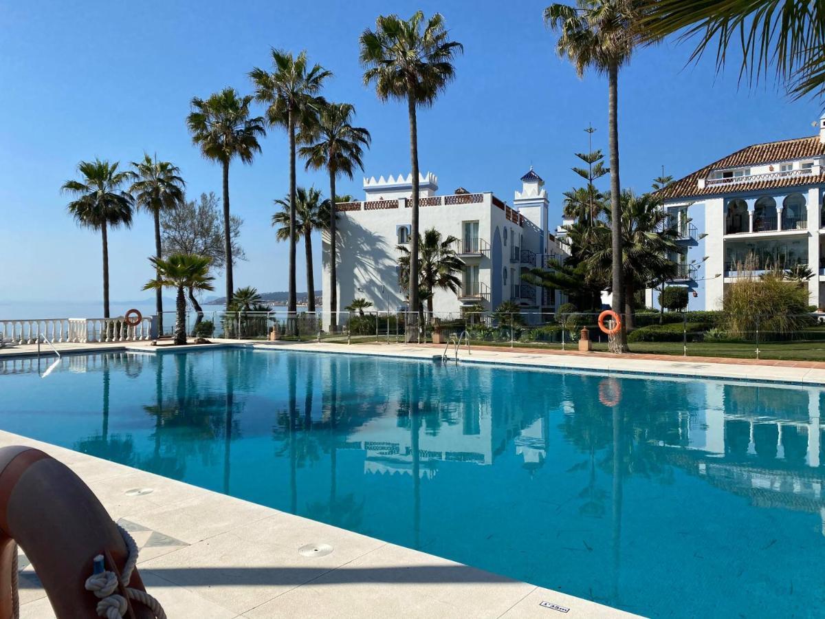 Frontline Apartment, La Perla De La Bahia, Bahia De - Estepona Apartamento