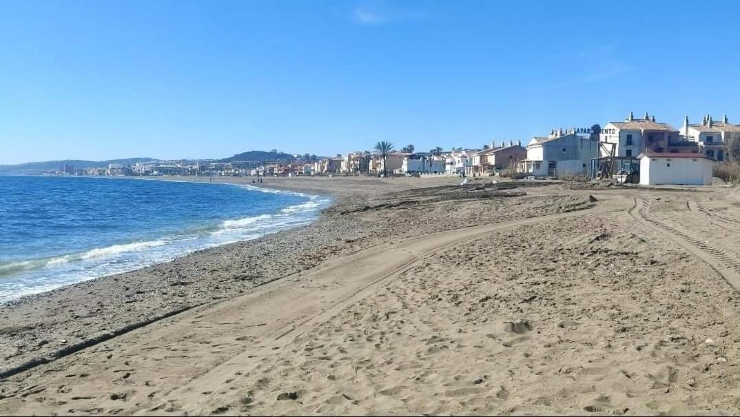 Frontline Apartment, La Perla De La Bahia, Bahia De - Estepona Casares