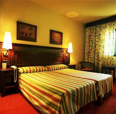 Hotel Husa Tuca
