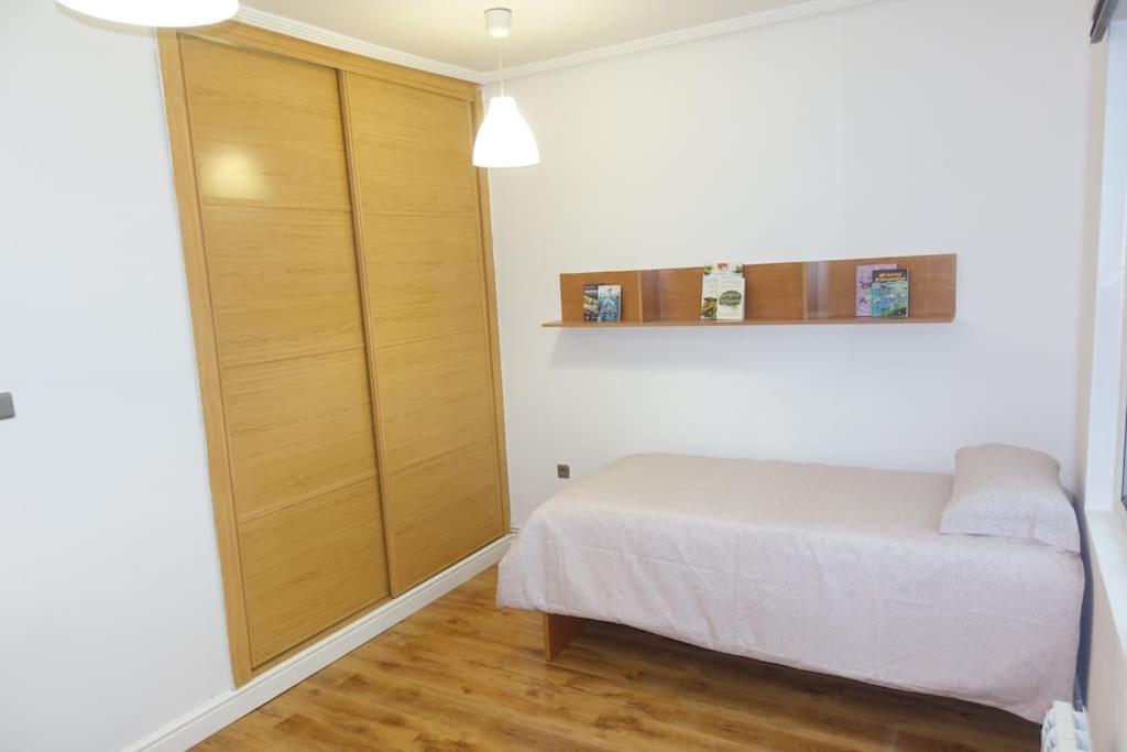 Antolin Yellow Door Apartment