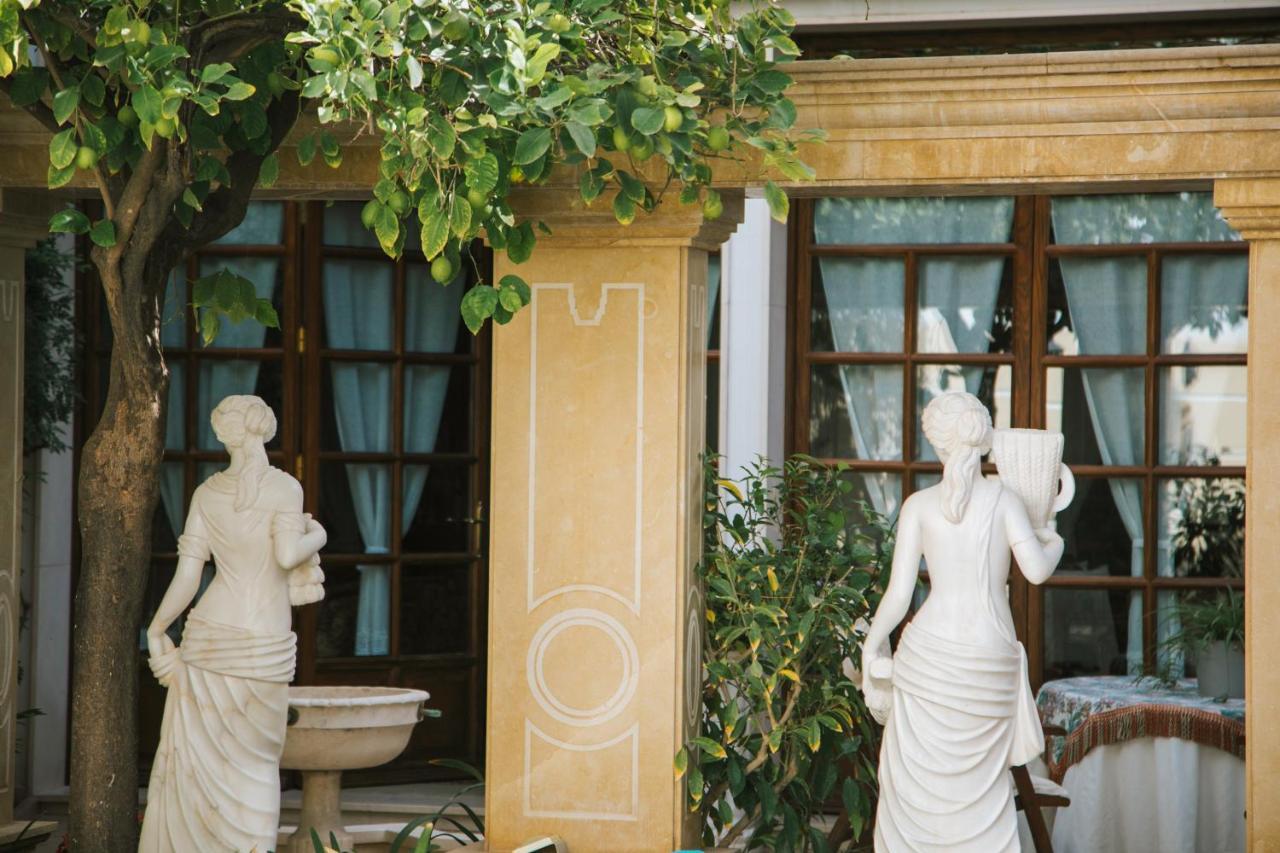 Bed & Breakfast Andalusian Palace