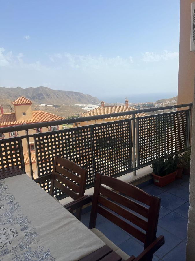 Nuevo Con Piscina En Golf Aguadulce Almeria