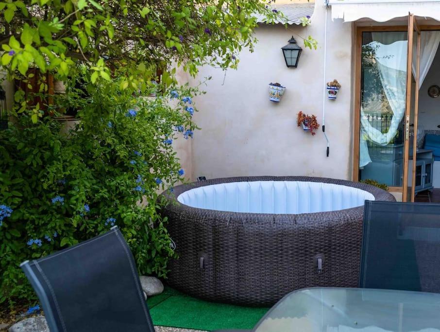 Holiday home Con Jacuzzi Y Chimenea En Paraje Unico - La Casa Del Pino Blanca