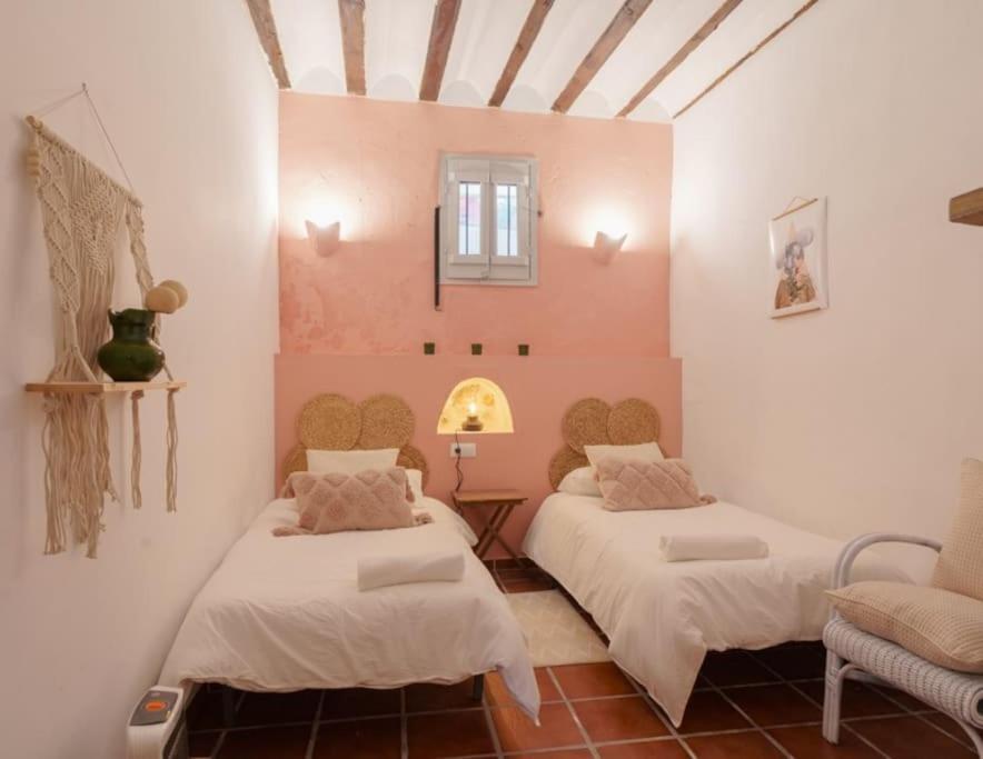 Con Jacuzzi Y Chimenea En Paraje Unico - La Casa Del Pino * Blanca
