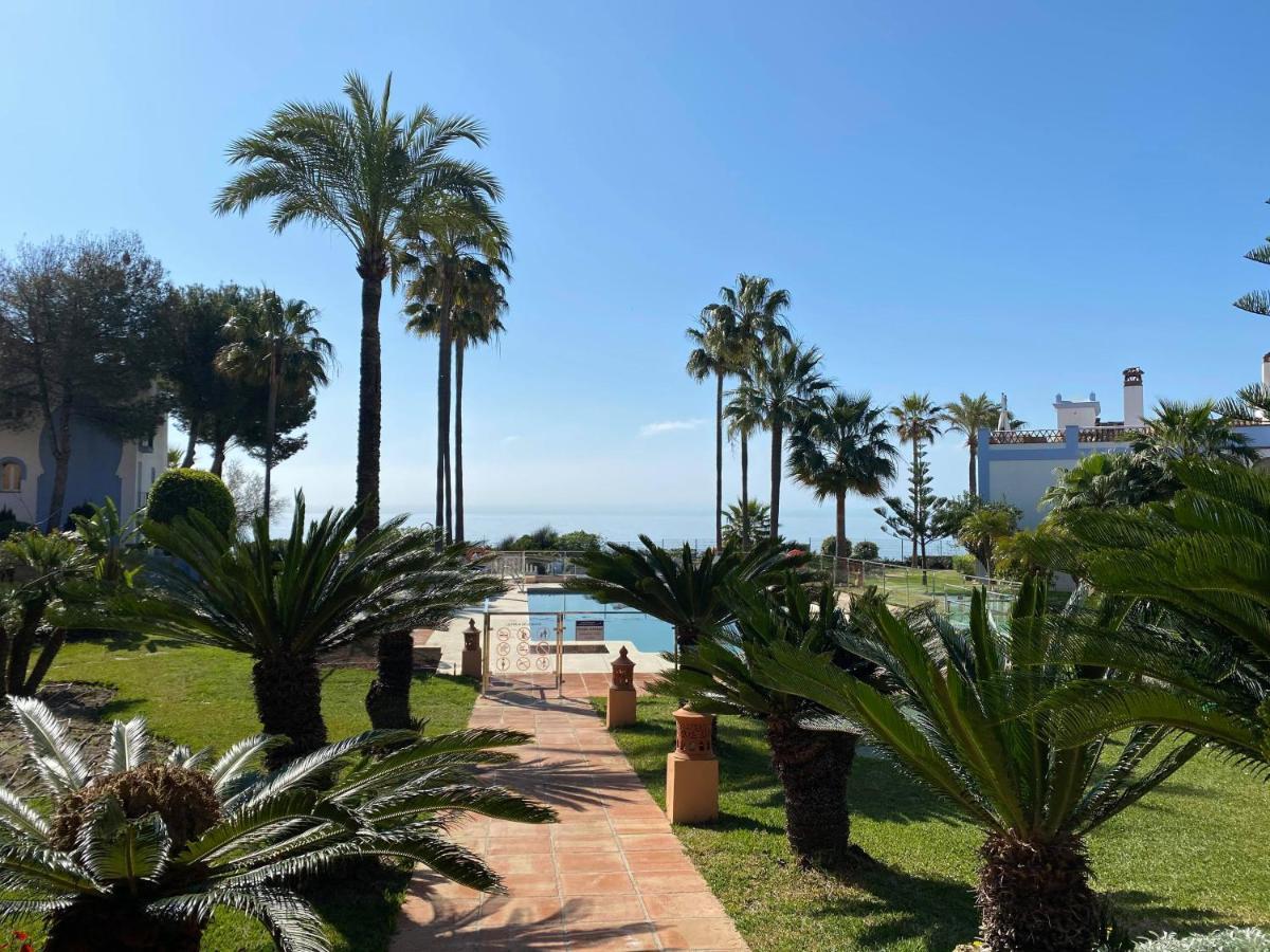 Frontline Apartment, La Perla De La Bahia, Bahia De - Estepona * Casares