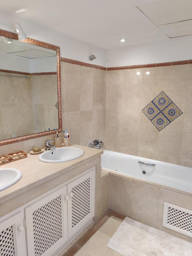 Frontline Apartment, La Perla De La Bahia, Bahia De - Estepona