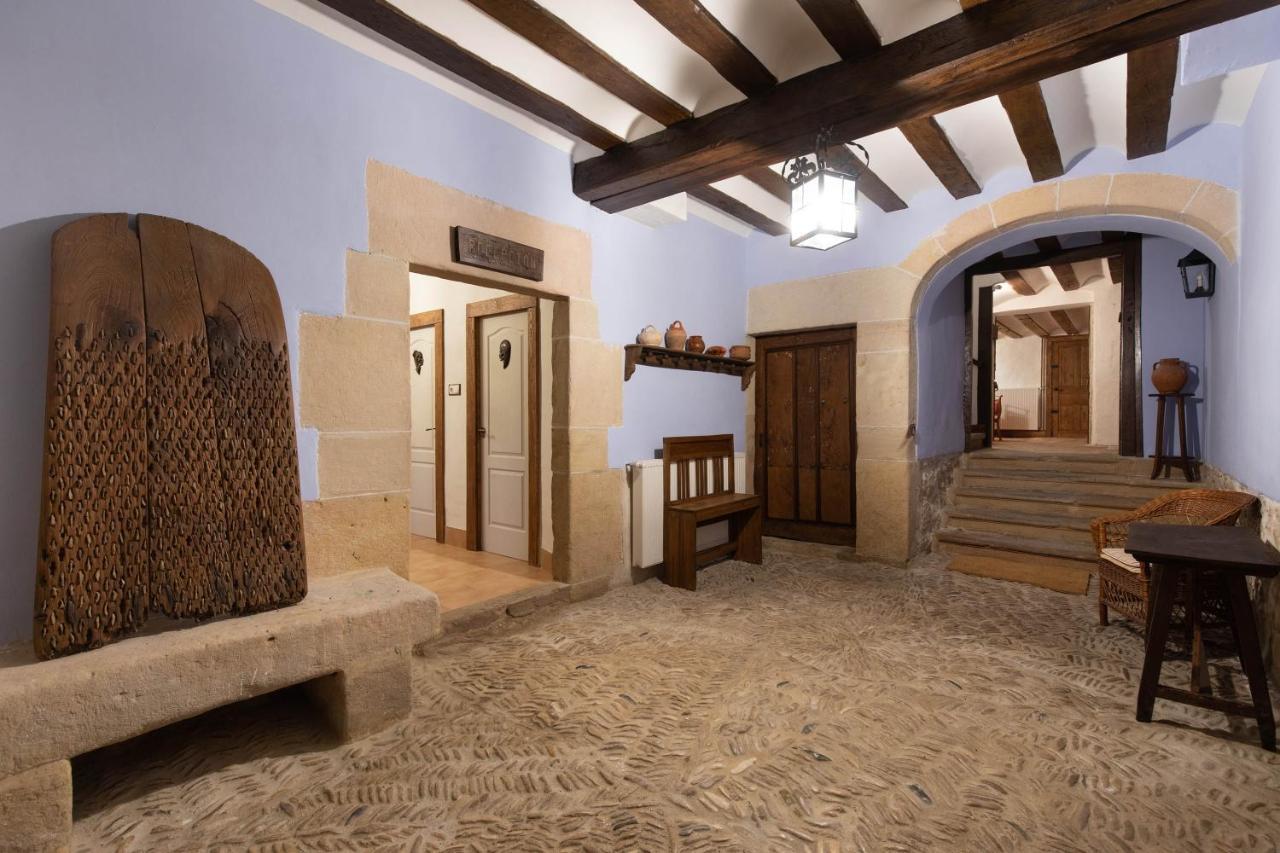 Casona Indiana De Bed & Breakfast Ayuelas
