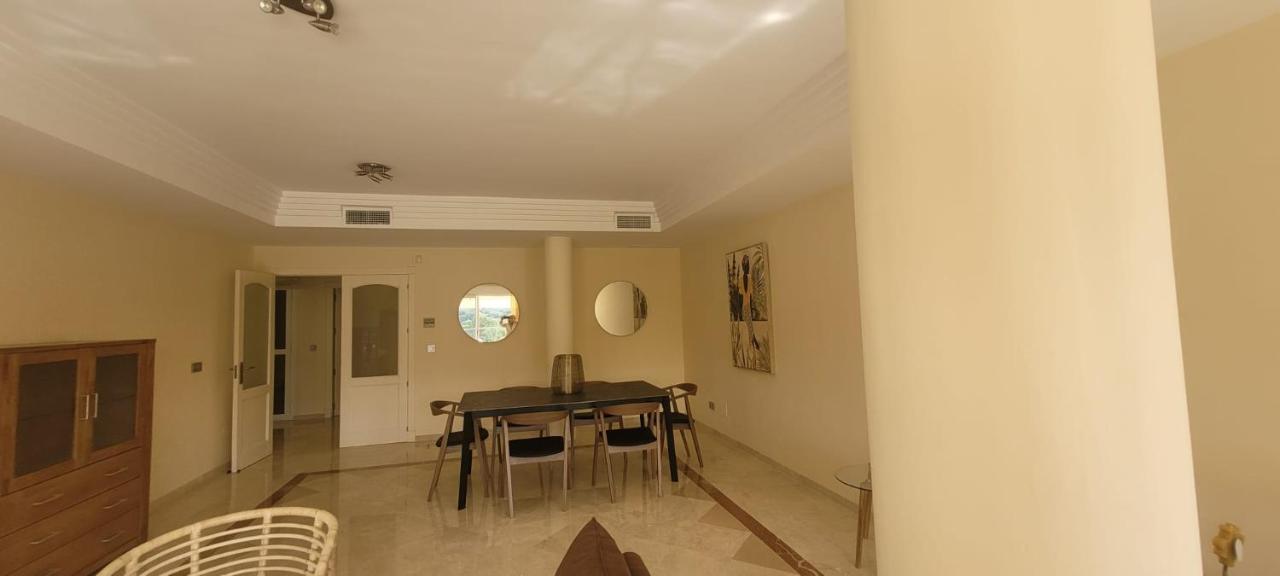 Luminoso San Roque Golf Club Apartamento *