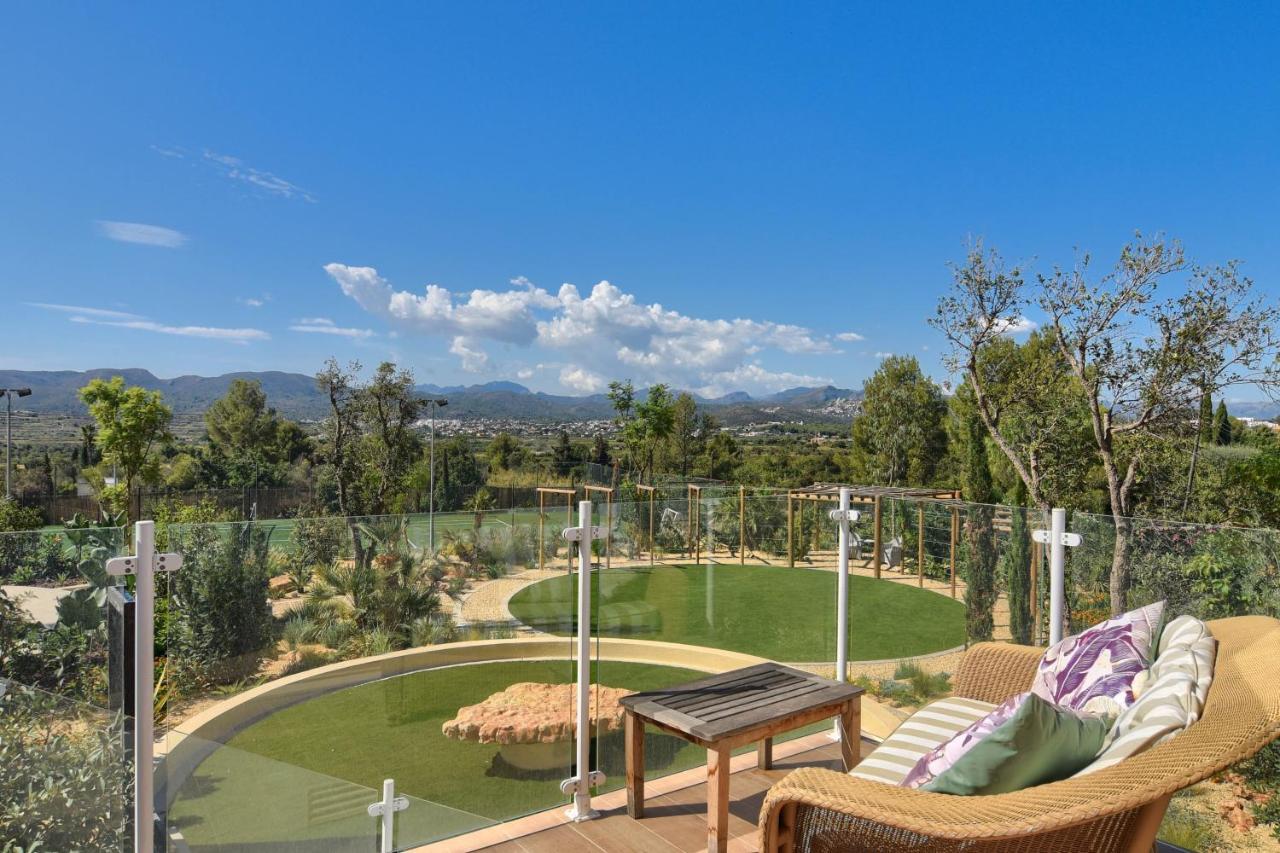 Sunset With Private Pool,tennis And Padel Court