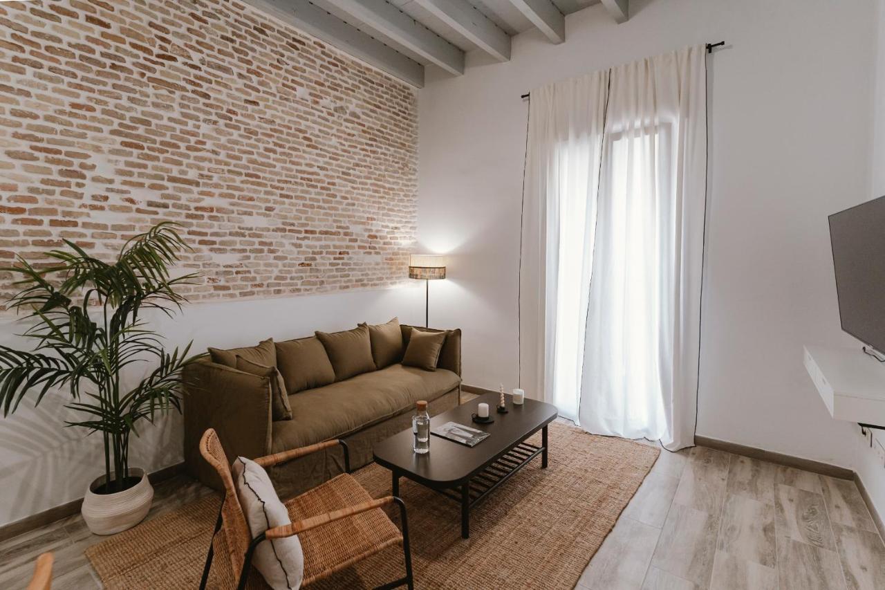 O&l Punonrostro Bright Minimalist Apartment Seville