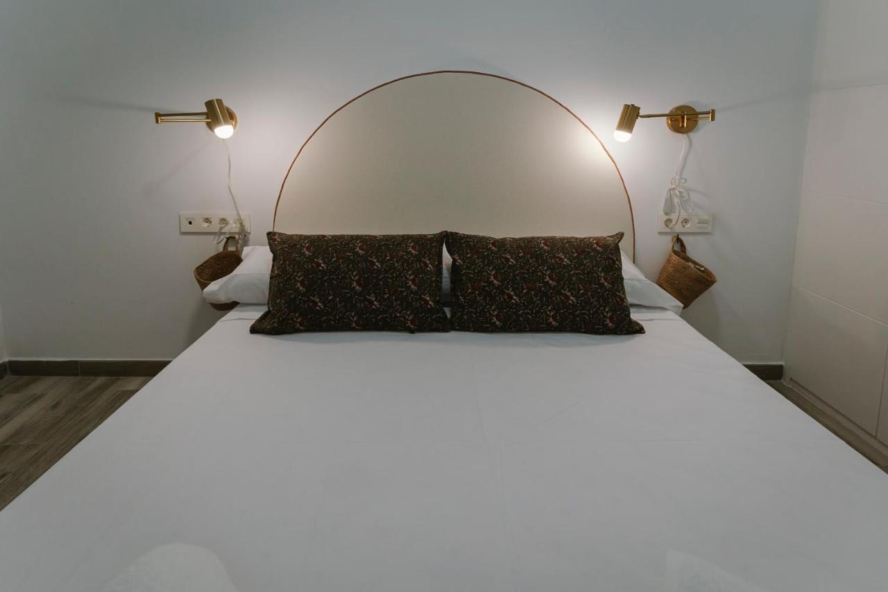 O&l Punonrostro Bright Minimalist Seville