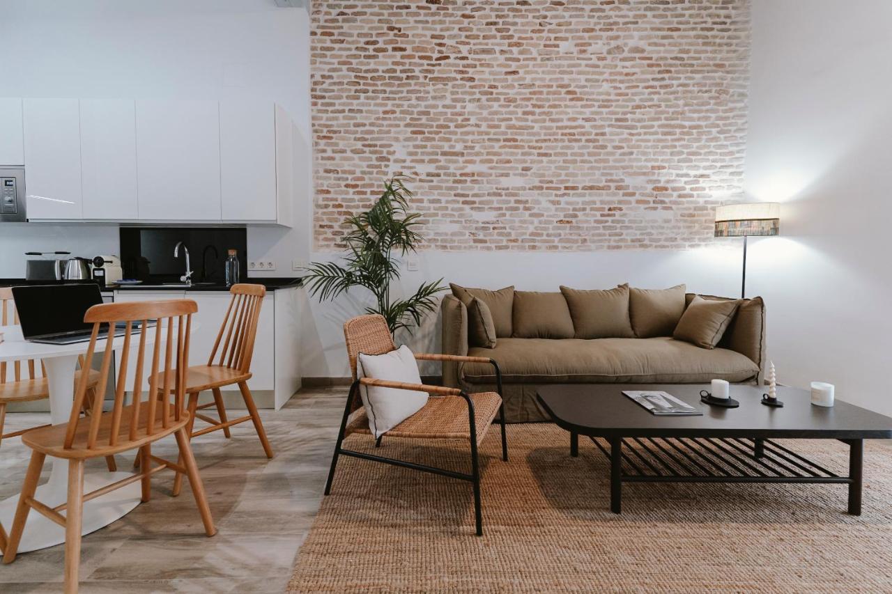 O&l Punonrostro Bright Minimalist Apartment Seville