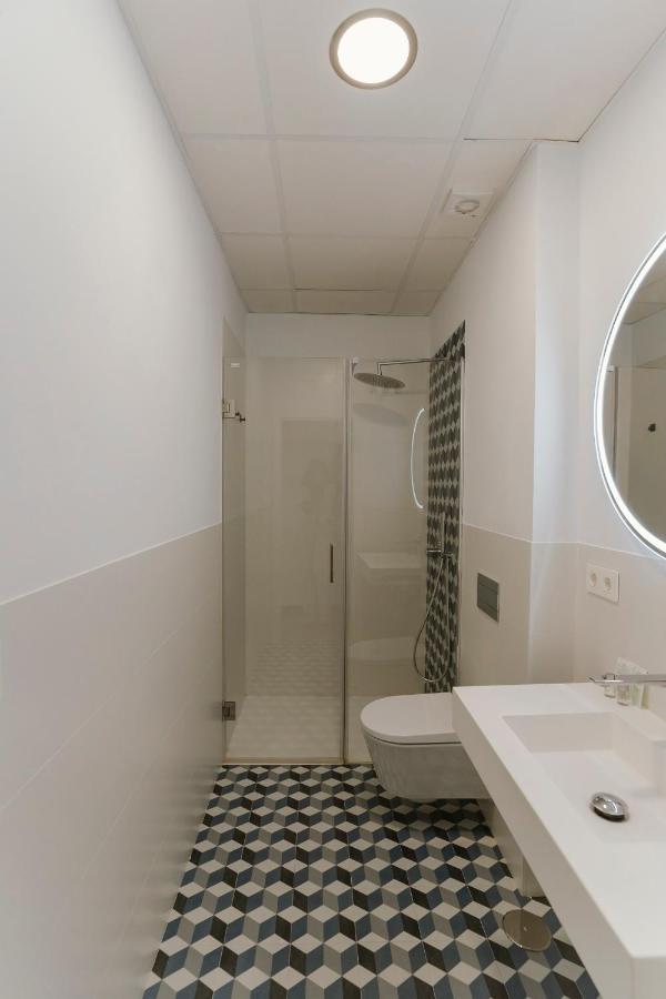 O&l Punonrostro Bright Minimalist Seville