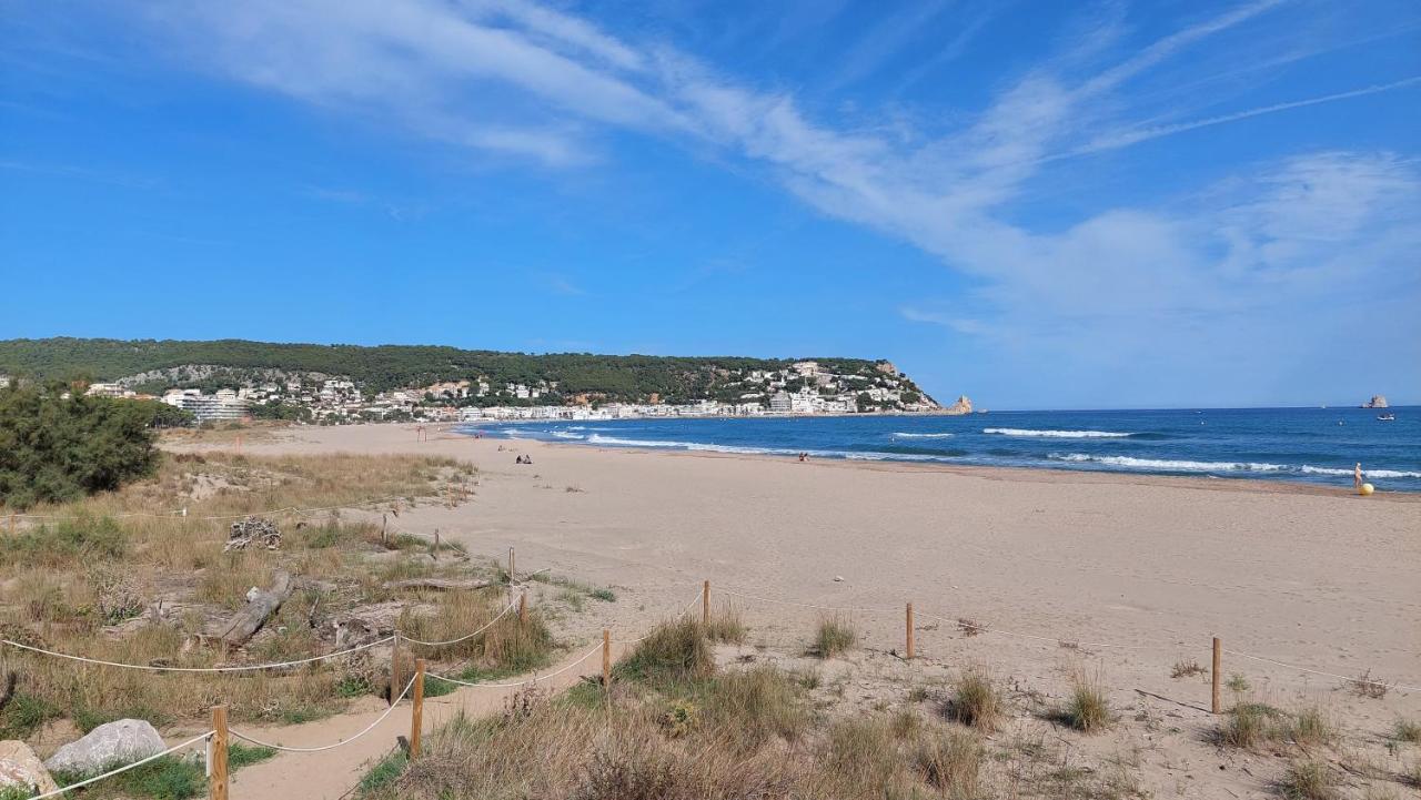 Primera Línea Y Vistas Al Mar Con Piscina *m* Apartamento L'Estartit