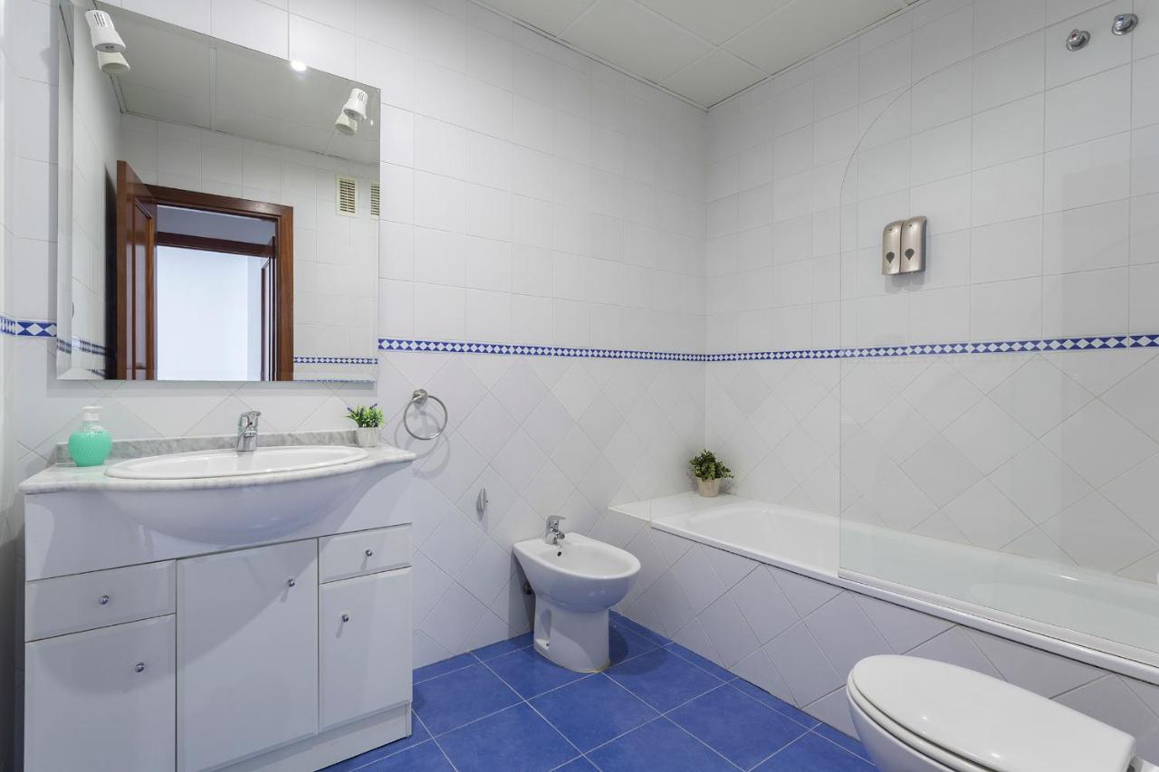 Acceso Sevilla Piscina Moderno Parking Gratis
