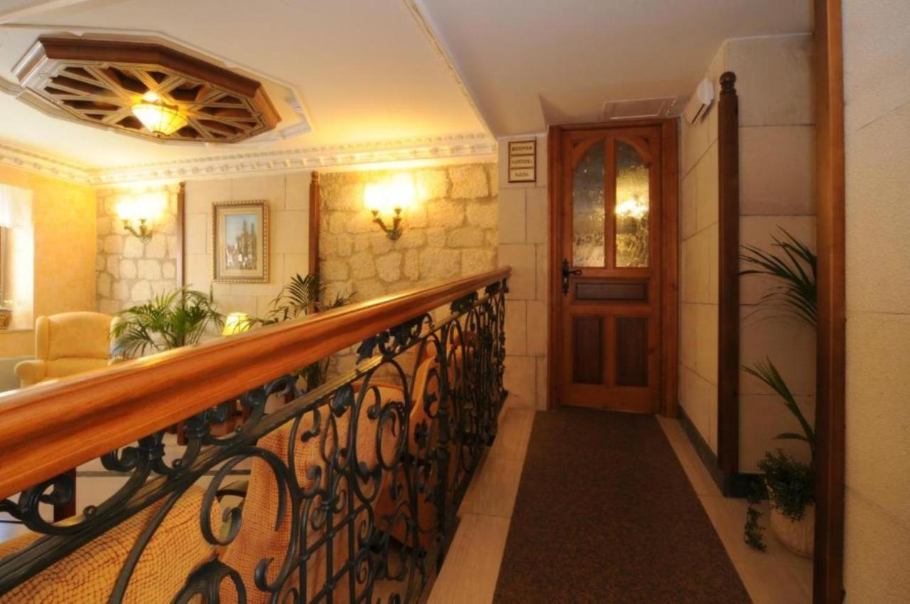 Hostal Santo Domingo De Silos *