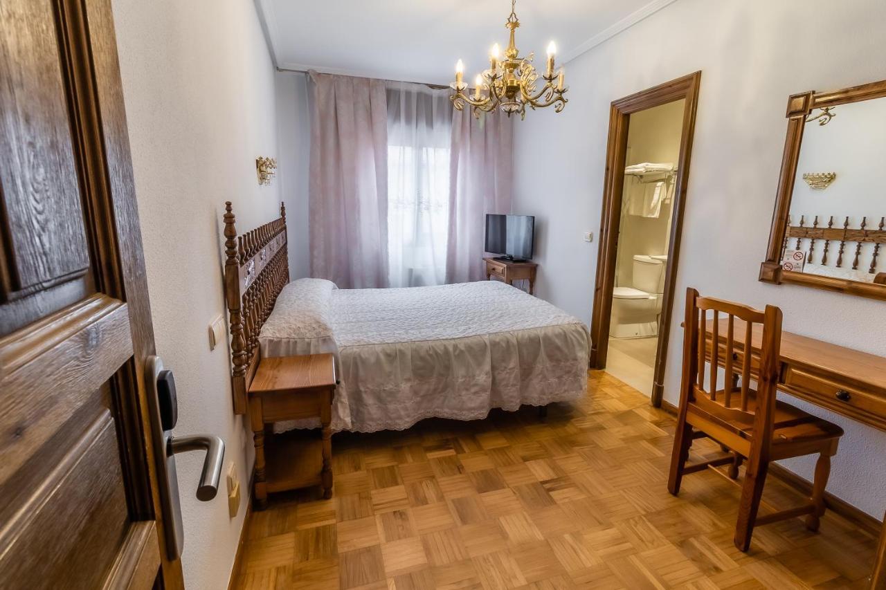 Hostal Santo Domingo De Silos Guest house *
