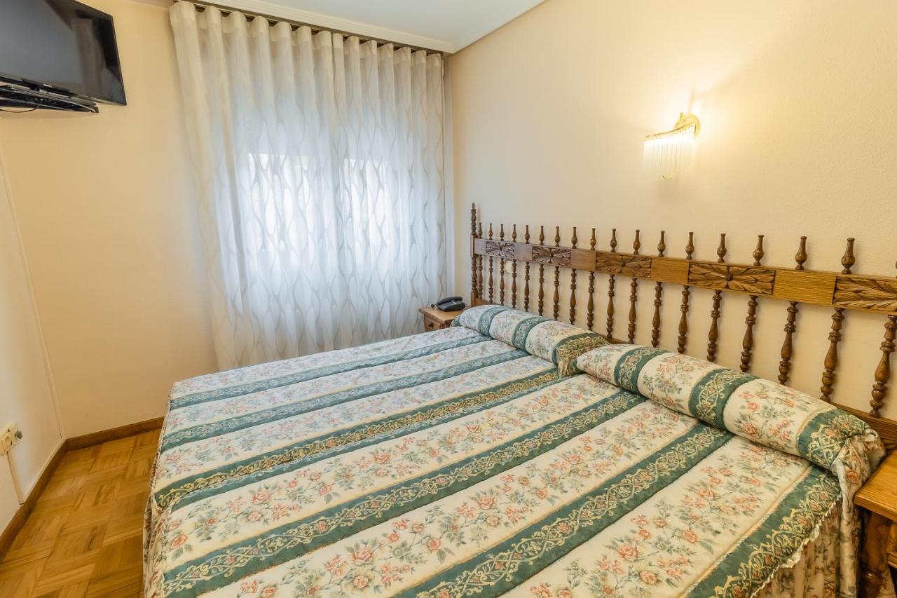 Hostal Santo Domingo De Silos *