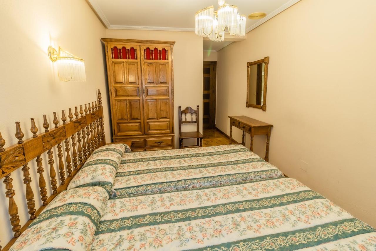 Hostal Santo Domingo De Silos Guest house *