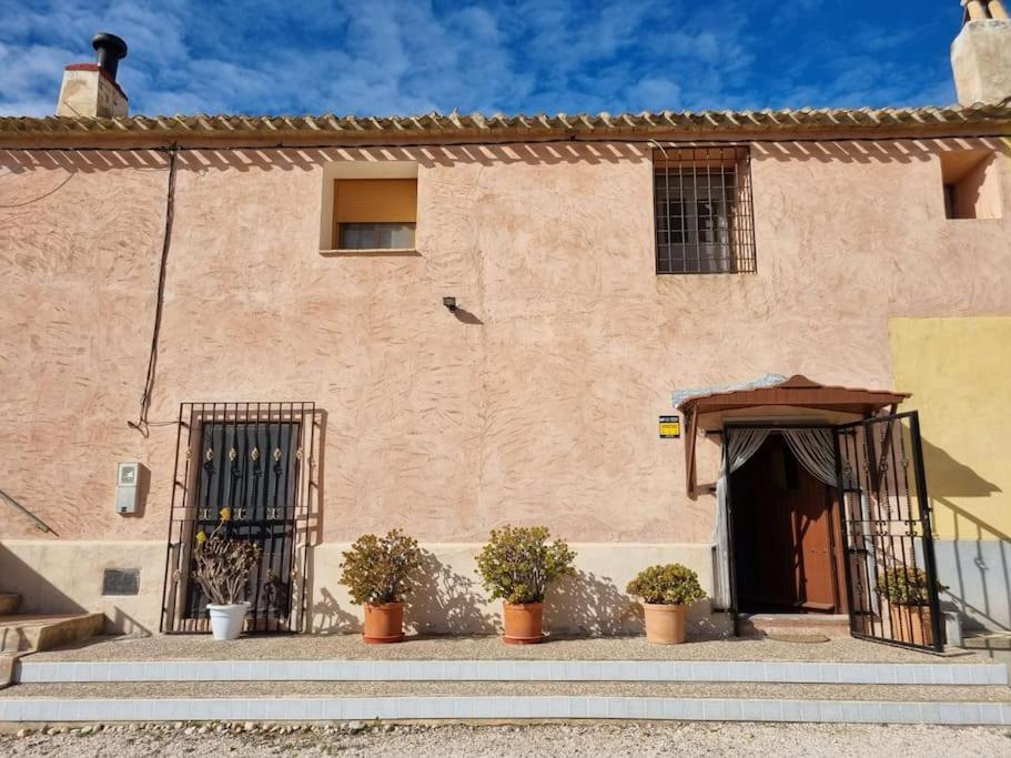 Con Jacuzzi Y Chimenea En Paraje Unico - La Casa Del Pino Holiday home Blanca