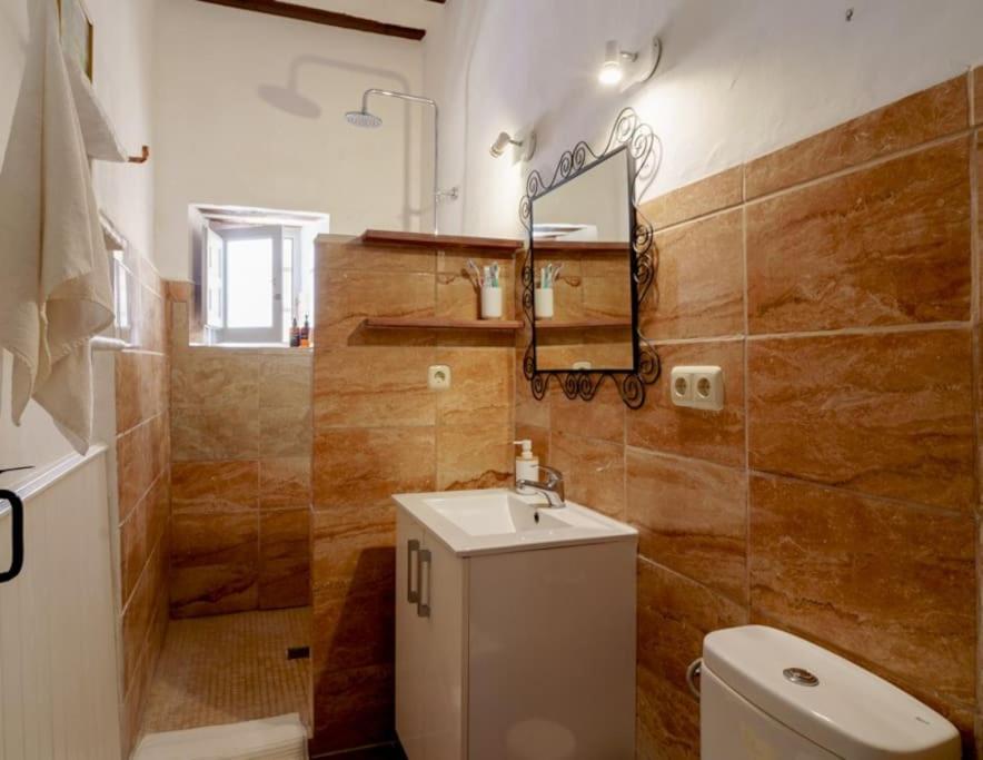 Con Jacuzzi Y Chimenea En Paraje Unico - La Casa Del Pino