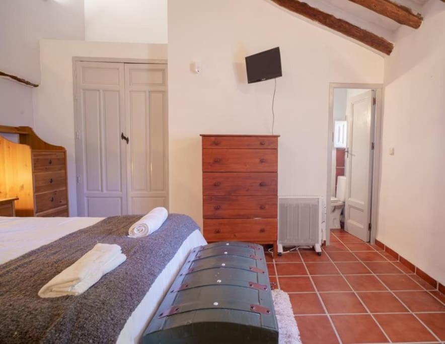 Con Jacuzzi Y Chimenea En Paraje Unico - La Casa Del Pino Blanca