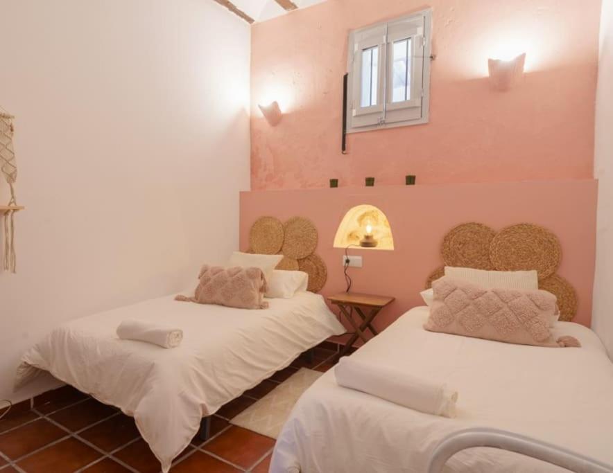 Holiday home Con Jacuzzi Y Chimenea En Paraje Unico - La Casa Del Pino Blanca
