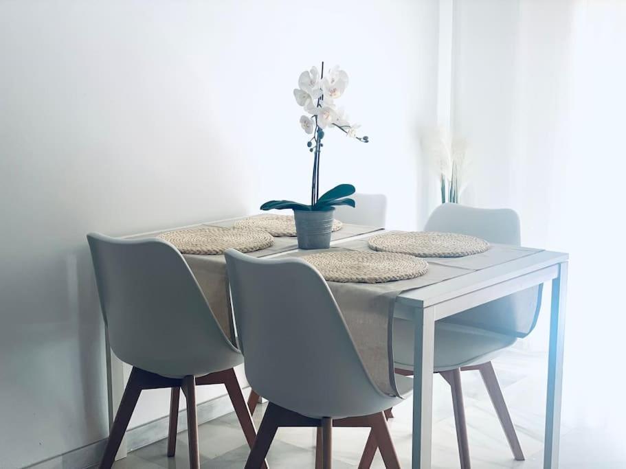 Apartamento De Dos En Almeria.