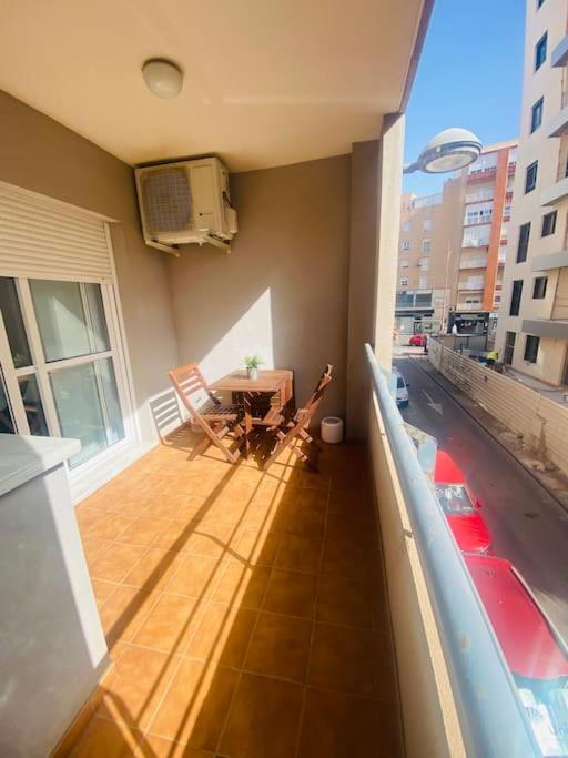 Apartamento De Dos En Almeria. Almería
