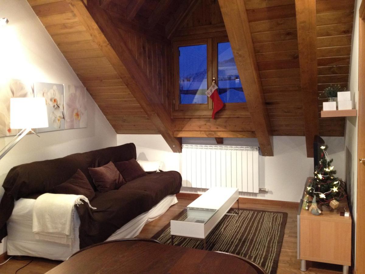 Coqueto Atico En Apartamento Sallent de Gállego