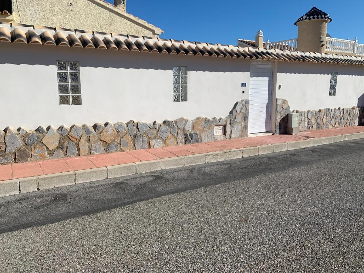 Villa Villamartin 3- Bed Villa, On Ground Floor, Private Pool, Golf Orihuela