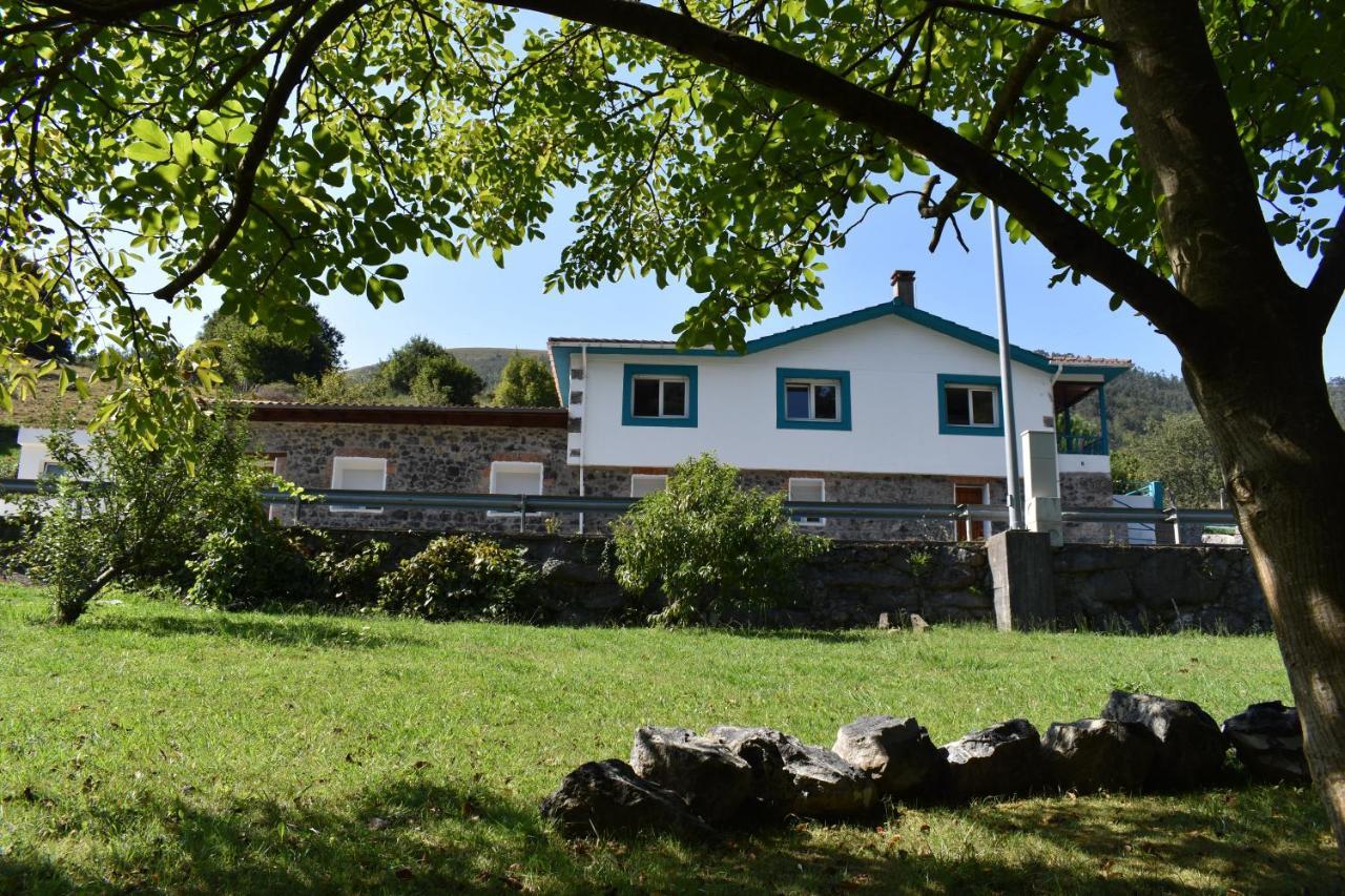 Holiday home La Casa Azul, Un Oasis De Calma, Vistas Impresionantes Con Piscina, Saltador, Barbacoa Y Acceso Al Rio Ason Ramales de la Victoria