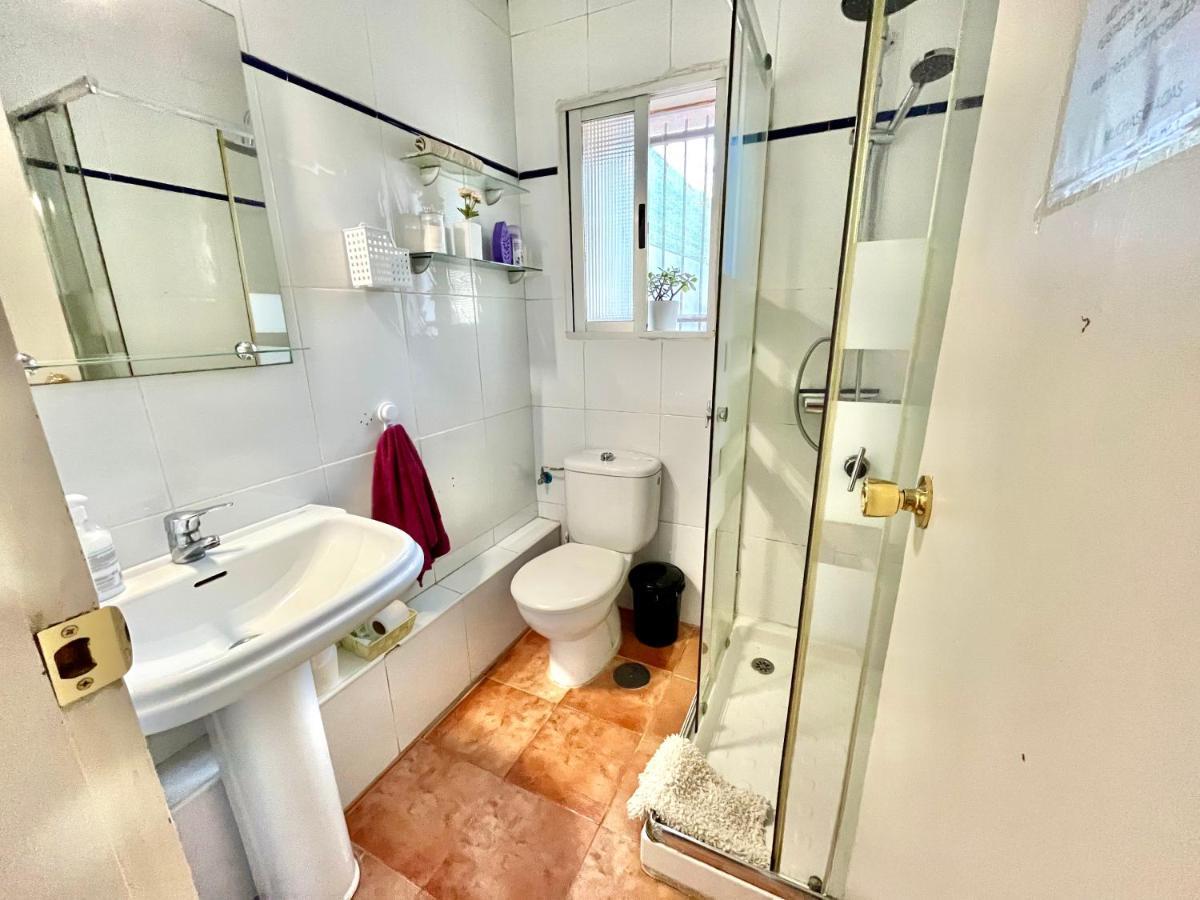 Estudio Adosado Acogedor Con Jardin, Barbacoa Y Parking Privado Сasa de vacaciones