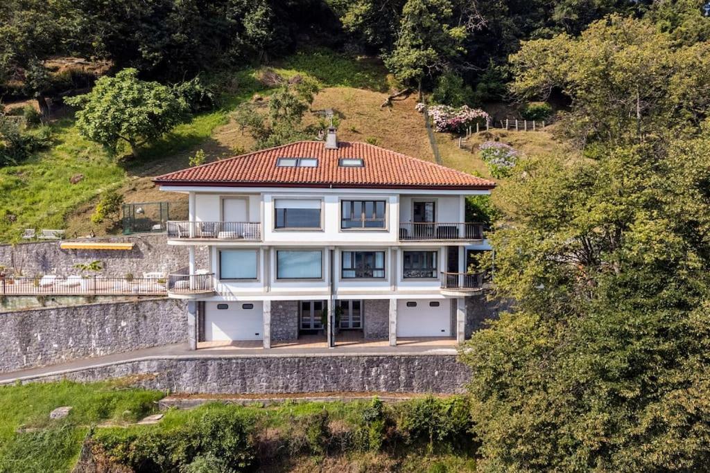 Ensueno Unceta Villa *