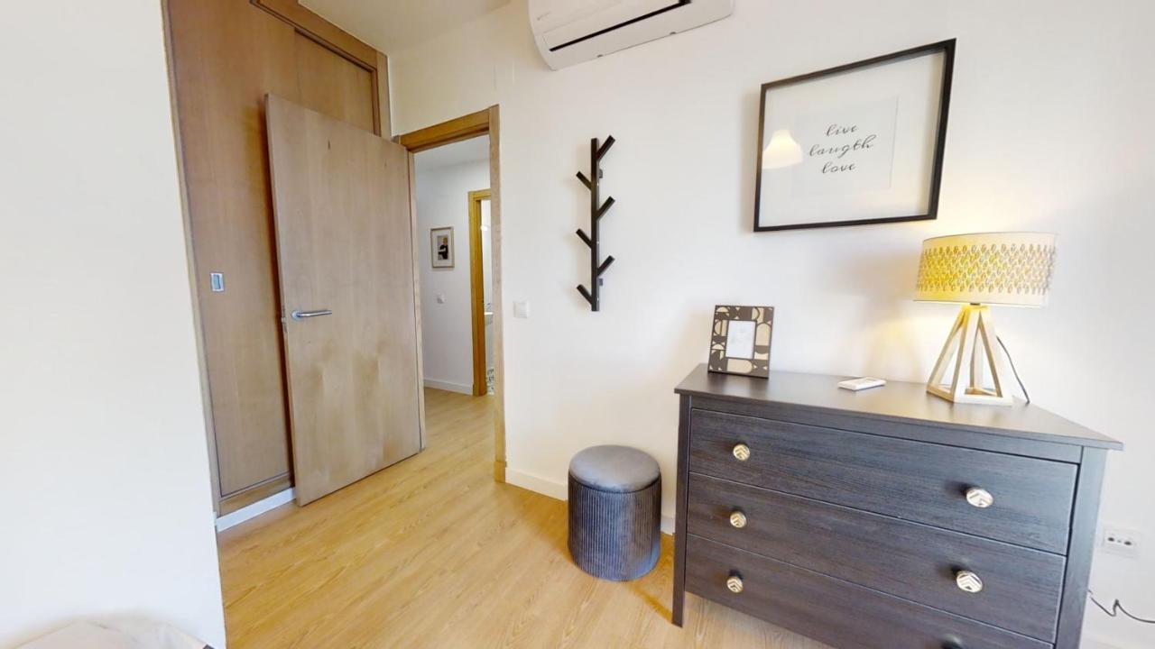 Renfurbis Vista Moderno 2 Apartment *