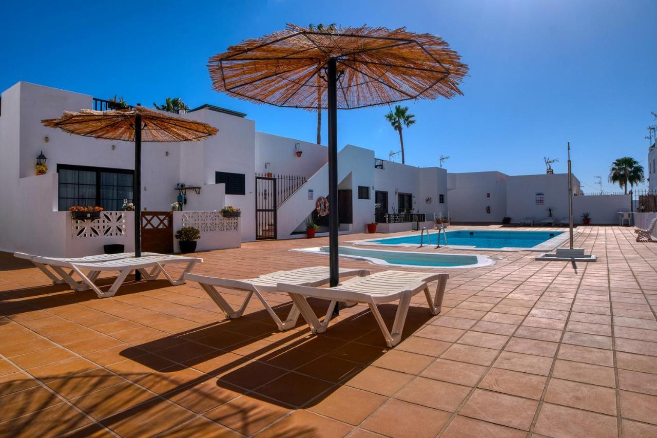 Sea Waves Lanzarote 500m From Playa Grande Big Terrace And Pool Holiday home