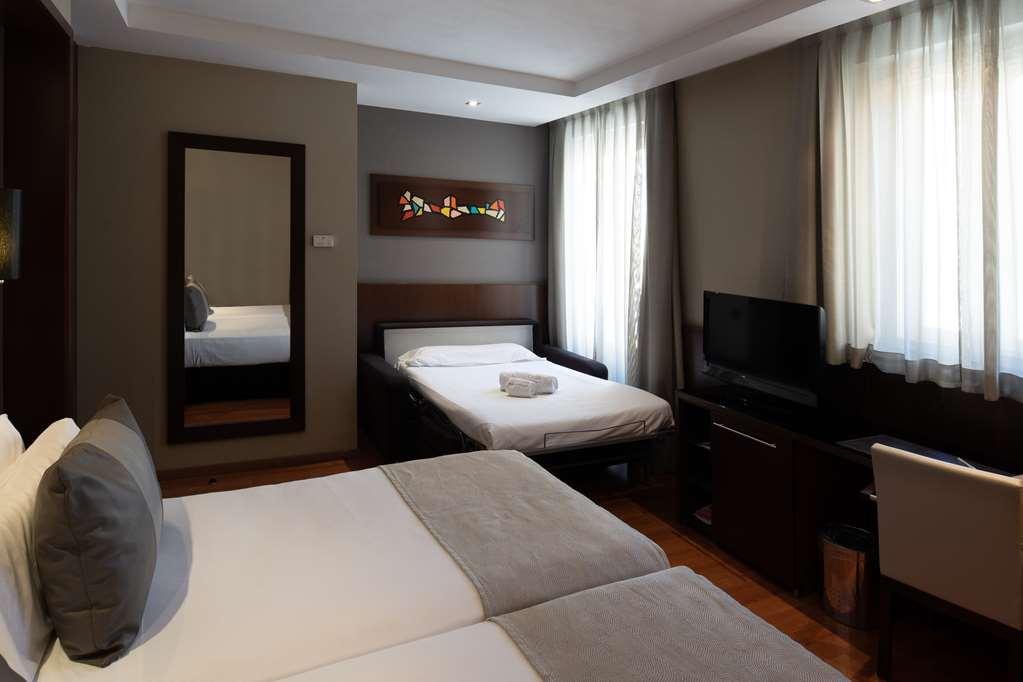 Catalonia Goya Hotel