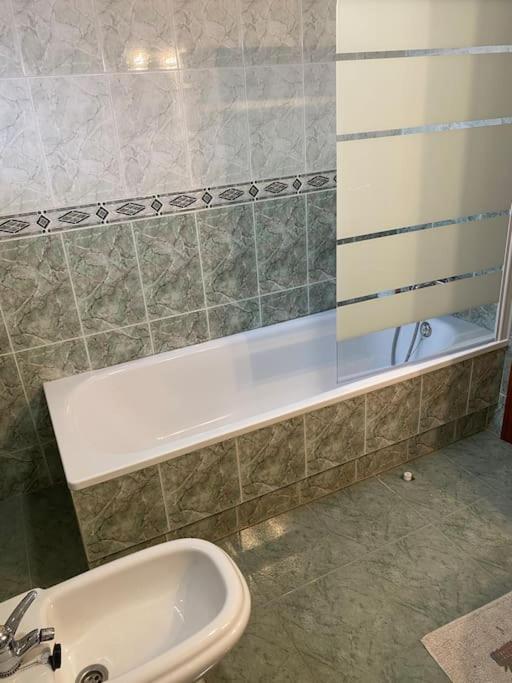 “ledicia”, Piso En Alquiler Apartment *