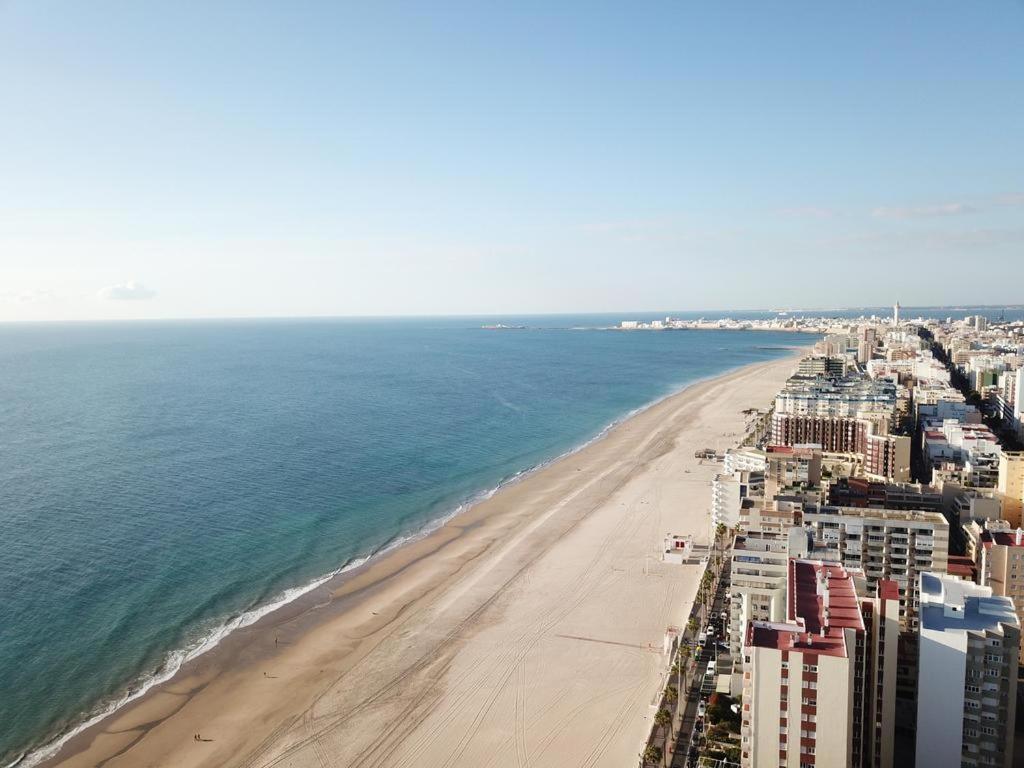 Apartamento Apartamento Amilcar Frente A La Playa Primera Línea De Playa *