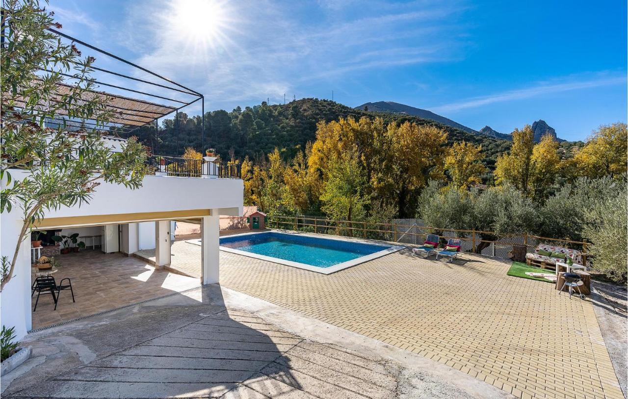 3 Bedroom In Bedmar Holiday home