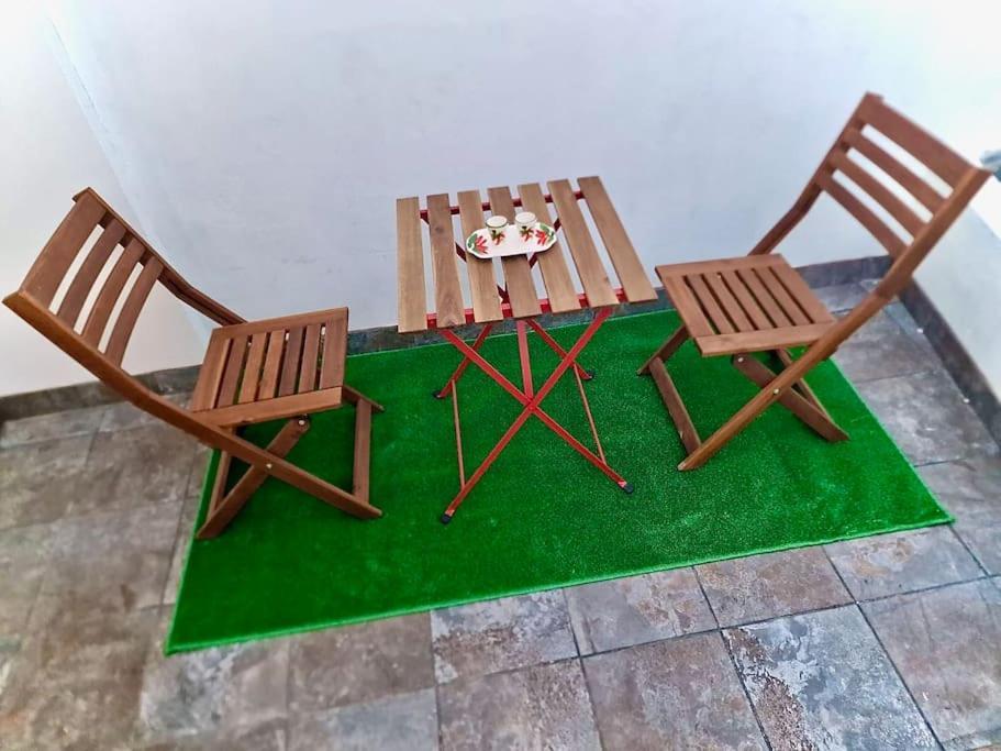 Cozy With Garden Apartamento *