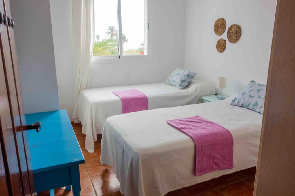 Three Bedroom House By The Sea